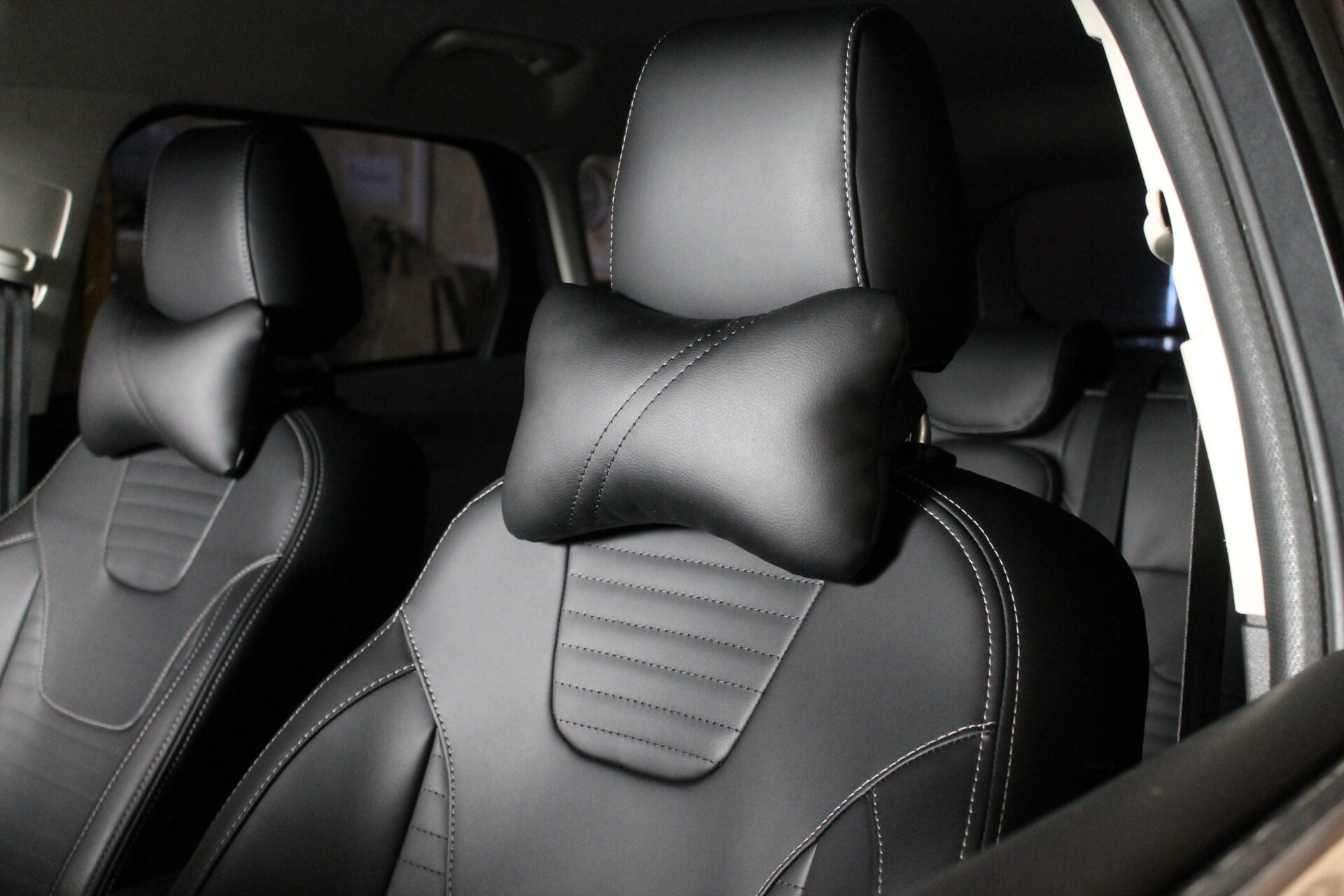 Подушка косточка в машину Автомобильная Подушка из эко кожи